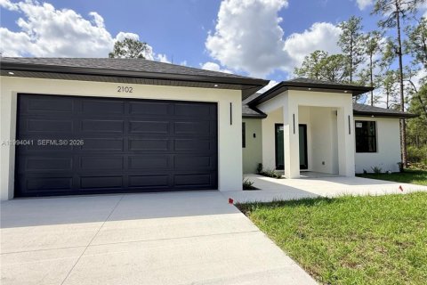 House in Lehigh Acres, Florida 3 bedrooms, 143.07 sq.m. № 2055684