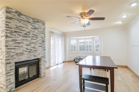 Townhouse in Tampa, Florida 3 bedrooms, 165.18 sq.m. № 1912165 - photo 21