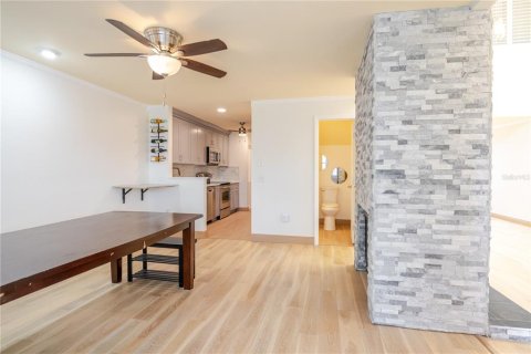 Townhouse in Tampa, Florida 3 bedrooms, 165.18 sq.m. № 1912165 - photo 17