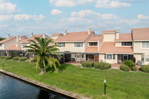 Townhouse in Tampa, Florida 3 bedrooms, 165.18 sq.m. № 1912165 - photo 9