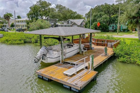 Casa en venta en New Smyrna Beach, Florida, 3 dormitorios, 255.2 m2 № 1364721 - foto 2