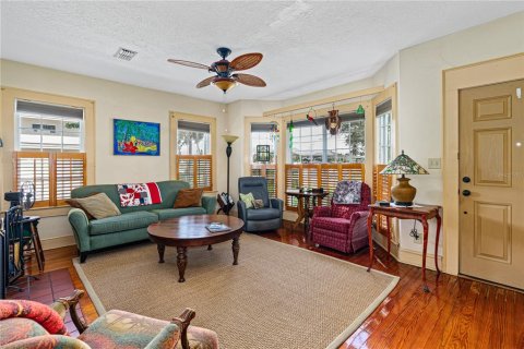 Casa en venta en New Smyrna Beach, Florida, 3 dormitorios, 255.2 m2 № 1364721 - foto 8