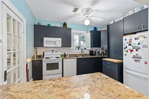 Casa en venta en New Smyrna Beach, Florida, 3 dormitorios, 255.2 m2 № 1364721 - foto 12