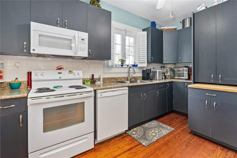 Casa en venta en New Smyrna Beach, Florida, 3 dormitorios, 255.2 m2 № 1364721 - foto 13