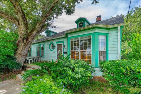 Casa en venta en New Smyrna Beach, Florida, 3 dormitorios, 255.2 m2 № 1364721 - foto 1