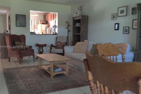 Condo in Boca Raton, Florida, 2 bedrooms № 2192187 - photo 11