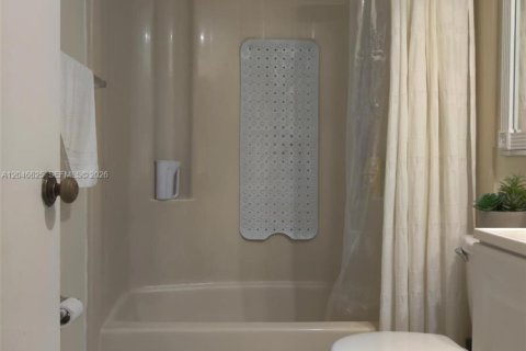 Condo in Boca Raton, Florida, 2 bedrooms № 2192187 - photo 22