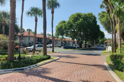 Condo in Boca Raton, Florida, 2 bedrooms № 2192187 - photo 2
