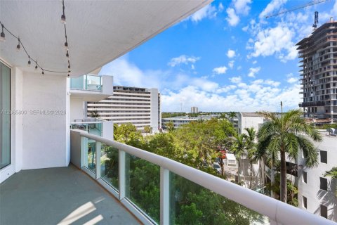 Copropriété à louer à North Bay Village, Floride: 2 chambres, 116.22 m2 № 2357045 - photo 7
