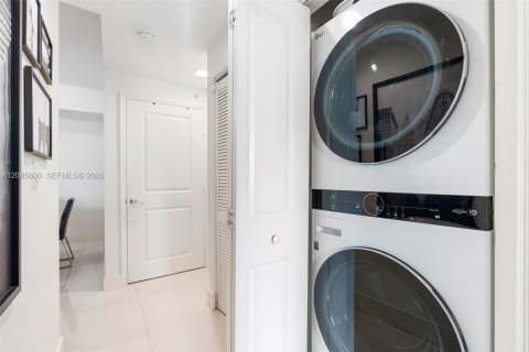Copropriété à louer à North Bay Village, Floride: 2 chambres, 116.22 m2 № 2357045 - photo 13