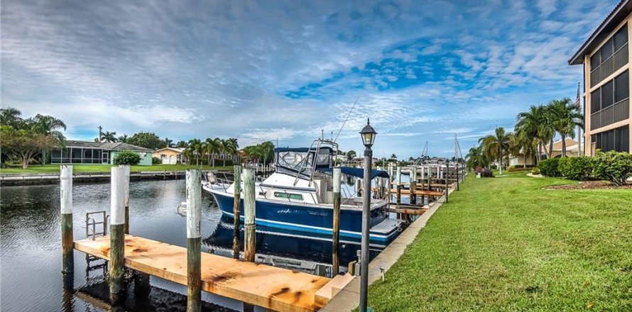 Condo à Punta Gorda, Floride, 2 chambres № 213506
