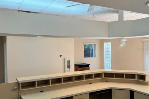 Propiedad comercial en venta en Gainesville, Florida, 384.43 m2 № 1915291 - foto 8