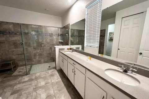 Villa ou maison à vendre à Kissimmee, Floride: 7 chambres, 278.52 m2 № 2406760 - photo 6