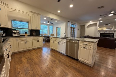 House in Tarpon Springs, Florida 5 bedrooms, 386.1 sq.m. № 2101919 - photo 4