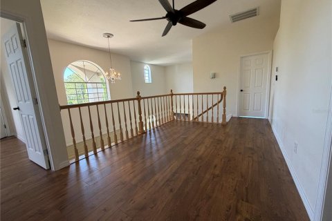 House in Tarpon Springs, Florida 5 bedrooms, 386.1 sq.m. № 2101919 - photo 18