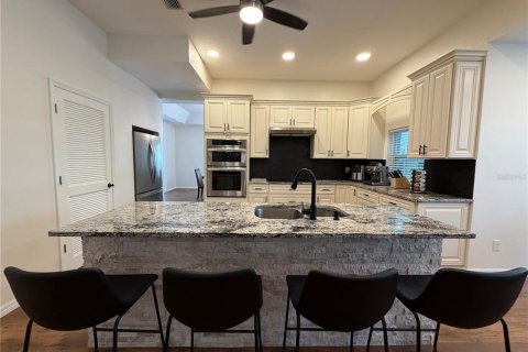 House in Tarpon Springs, Florida 5 bedrooms, 386.1 sq.m. № 2101919 - photo 2