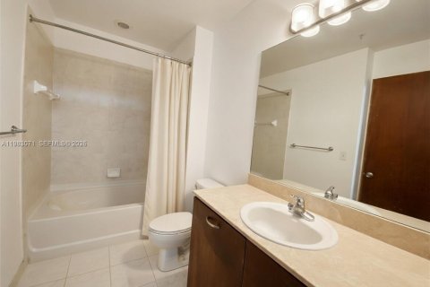 Copropriété à louer à Miami, Floride: 1 chambre, 72 m2 № 2048479 - photo 5