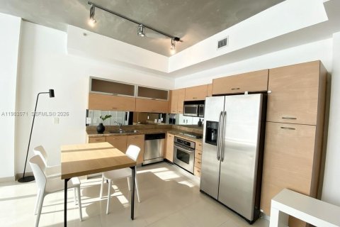 Copropriété à louer à Miami, Floride: 1 chambre, 72 m2 № 2048479 - photo 3