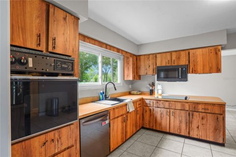 House in Longwood, Florida 3 bedrooms, 173.91 sq.m. № 2324233 - photo 18