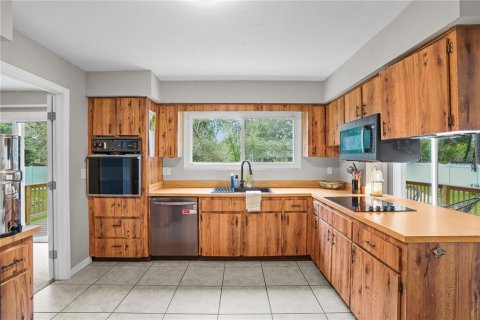 House in Longwood, Florida 3 bedrooms, 173.91 sq.m. № 2324233 - photo 19