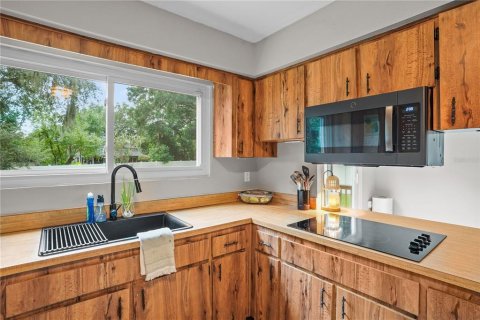 House in Longwood, Florida 3 bedrooms, 173.91 sq.m. № 2324233 - photo 20