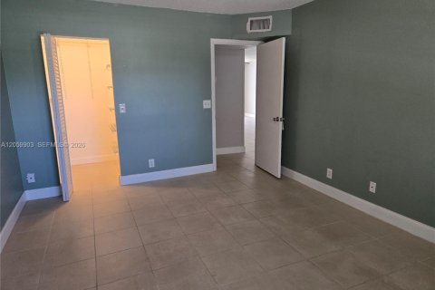 Condo in Delray Beach, Florida, 2 bedrooms  № 2273846 - photo 9