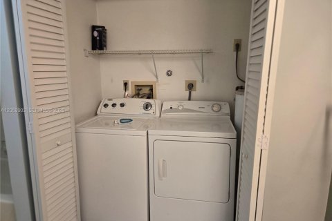 Condo in Delray Beach, Florida, 2 bedrooms  № 2273846 - photo 10