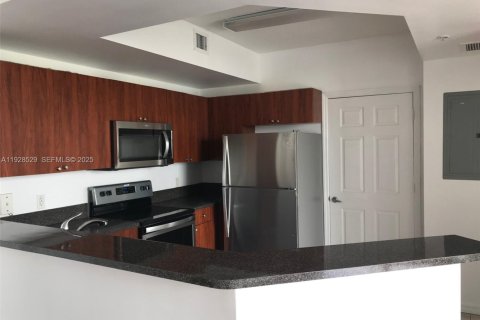 Condo in Miami, Florida, 2 bedrooms № 1987051 - photo 4