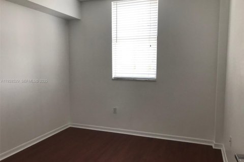Condo in Miami, Florida, 2 bedrooms № 1987051 - photo 14