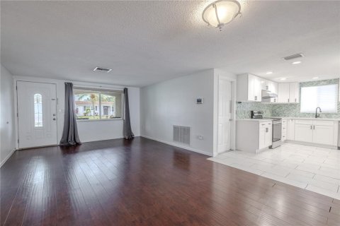 House in Holiday, Florida 2 bedrooms, 133.78 sq.m. № 1771466 - photo 8