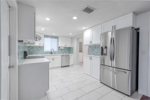 House in Holiday, Florida 2 bedrooms, 133.78 sq.m. № 1771466 - photo 13