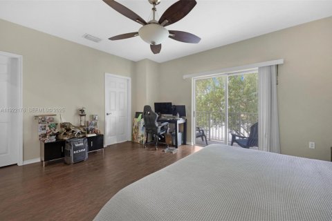 Townhouse in Homestead, Florida 3 bedrooms, 179.49 sq.m. № 1976677 - photo 17