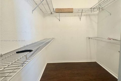 Adosado en venta en Homestead, Florida, 3 dormitorios, 179.49 m2 № 1976677 - foto 10