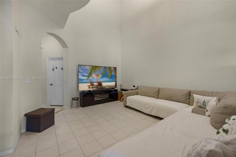 Townhouse in Homestead, Florida 3 bedrooms, 179.49 sq.m. № 1976677 - photo 30