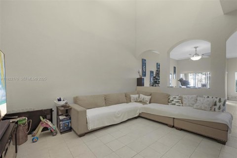 Townhouse in Homestead, Florida 3 bedrooms, 179.49 sq.m. № 1976677 - photo 26