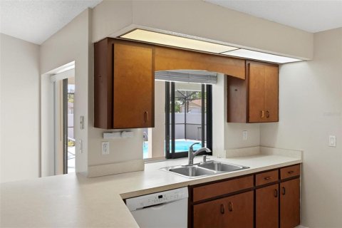 Villa ou maison à vendre à Port Charlotte, Floride: 4 chambres, 230.3 m2 № 2141005 - photo 16