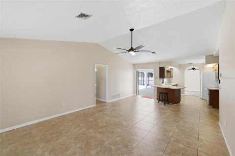 Villa ou maison à vendre à Port Charlotte, Floride: 4 chambres, 230.3 m2 № 2141005 - photo 18