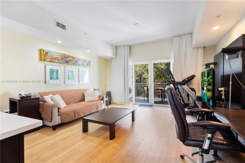 Condo in Doral, Florida, 3 bedrooms  № 1946305 - photo 17