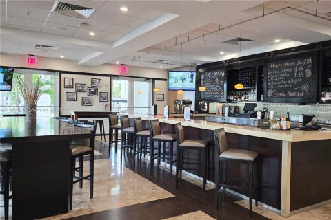 Condo in Doral, Florida, 3 bedrooms  № 1946305 - photo 7