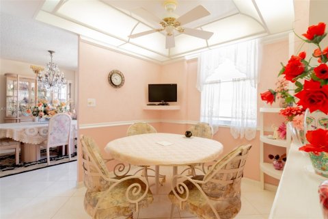 Купить кондоминиум в Санни-Айлс-Бич, Флорида 2 спальни, 143.44м2, № 1931694 - фото 27