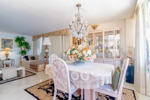 Купить кондоминиум в Санни-Айлс-Бич, Флорида 2 спальни, 143.44м2, № 1931694 - фото 18