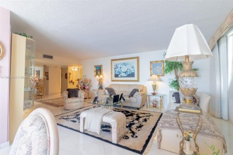 Купить кондоминиум в Санни-Айлс-Бич, Флорида 2 спальни, 143.44м2, № 1931694 - фото 21