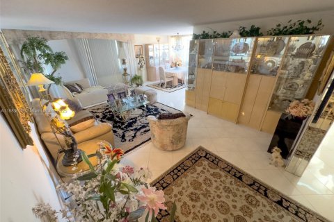 Купить кондоминиум в Санни-Айлс-Бич, Флорида 2 спальни, 143.44м2, № 1931694 - фото 17