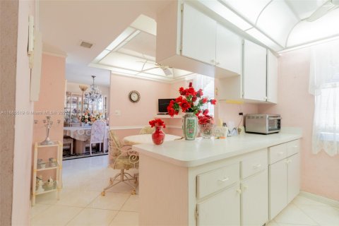 Купить кондоминиум в Санни-Айлс-Бич, Флорида 2 спальни, 143.44м2, № 1931694 - фото 26