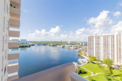 Купить кондоминиум в Санни-Айлс-Бич, Флорида 2 спальни, 143.44м2, № 1931694 - фото 2