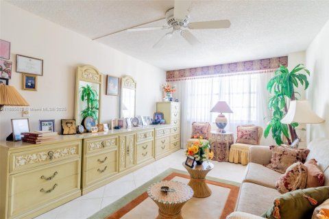 Купить кондоминиум в Санни-Айлс-Бич, Флорида 2 спальни, 143.44м2, № 1931694 - фото 24