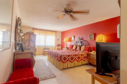 Купить кондоминиум в Санни-Айлс-Бич, Флорида 2 спальни, 143.44м2, № 1931694 - фото 13