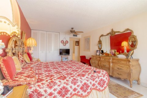 Купить кондоминиум в Санни-Айлс-Бич, Флорида 2 спальни, 143.44м2, № 1931694 - фото 15