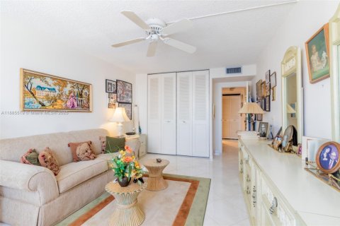 Купить кондоминиум в Санни-Айлс-Бич, Флорида 2 спальни, 143.44м2, № 1931694 - фото 20