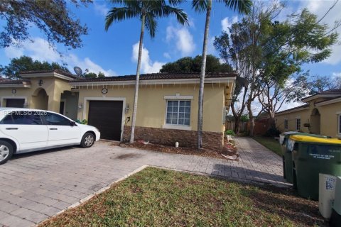 Casa en alquiler en Homestead, Florida, 3 dormitorios, 128.21 m2 № 2043367 - foto 2